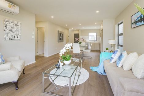 Photo of property in 8/43 Clevedon Road, Papakura, 2110