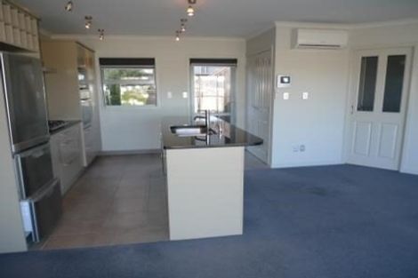 Photo of property in 52d Mandalay Terrace, Khandallah, Wellington, 6035