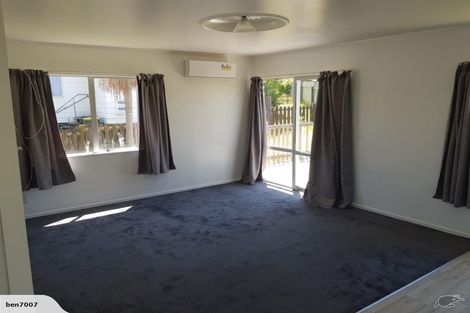 Photo of property in 2/32 Kapuka Road, Mangere Bridge, Auckland, 2022