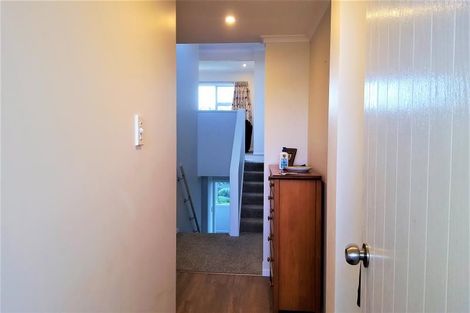 Photo of property in 23a Eastview Grove, Normandale, Lower Hutt, 5010