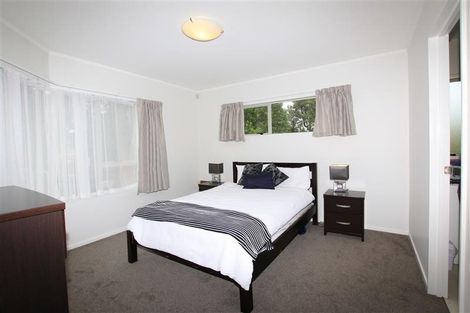 Photo of property in 28 Lynwood Road, New Lynn, Auckland, 0600