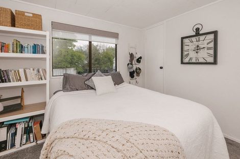 Photo of property in 21 Peppertree Glade, Kelvin Grove, Palmerston North, 4414