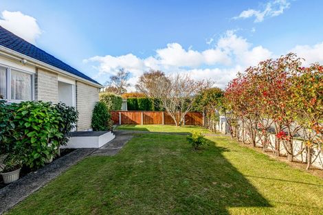 Photo of property in 1/17 Oak Street, Ebdentown, Upper Hutt, 5018