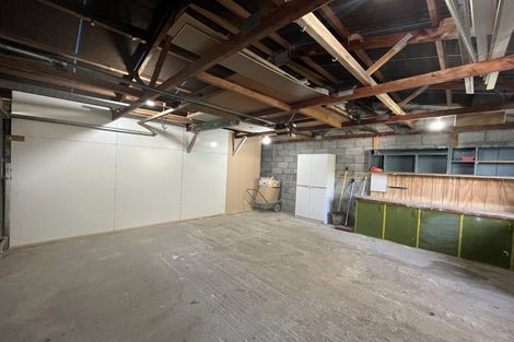 Photo of property in 112 Heta Road, Highlands Park, New Plymouth, 4312