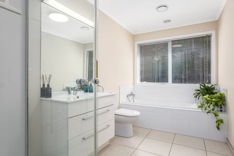 Photo of property in 1 Lindis Lane, Kelson, Lower Hutt, 5010