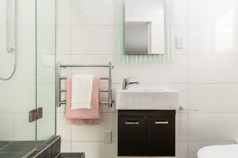 Photo of property in 15 Duval Grove, Tawa, Wellington, 5028