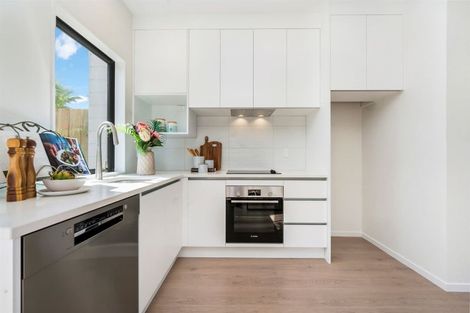 Photo of property in 4a Flaunty Place, West Harbour, Auckland, 0618