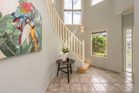 Photo of property in 42 Dress Circle, Newlands, Wellington, 6037