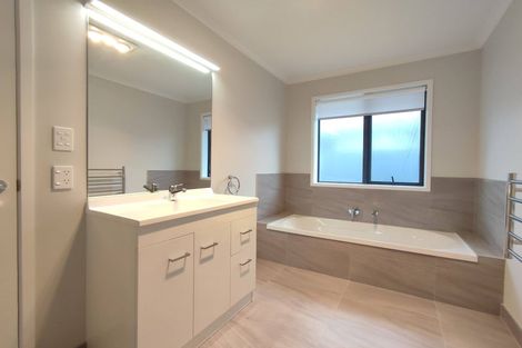 Photo of property in 13 Hikawera Drive, Frimley, Hastings, 4120