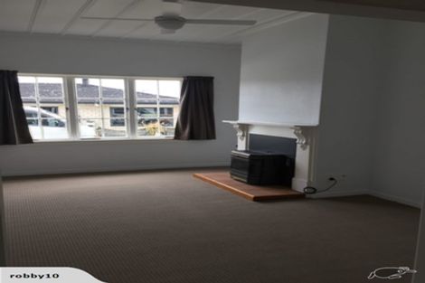 Photo of property in 19 Colombo Road, Waiuku, 2123