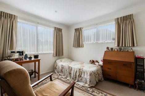 Photo of property in 8 Savage Crescent, Upper Hutt Central, Upper Hutt, 5018