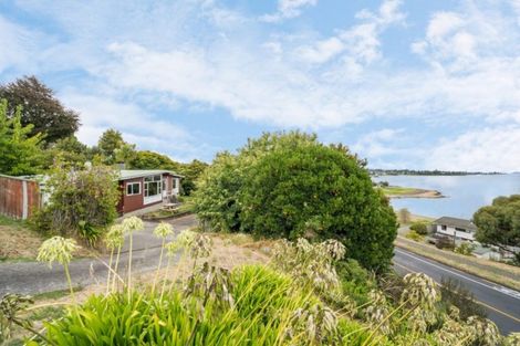 Photo of property in 194 Lake Terrace, Waipahihi, Taupo, 3330