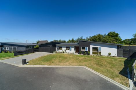 Photo of property in 6 D'urville Place, Kelvin Grove, Palmerston North, 4414