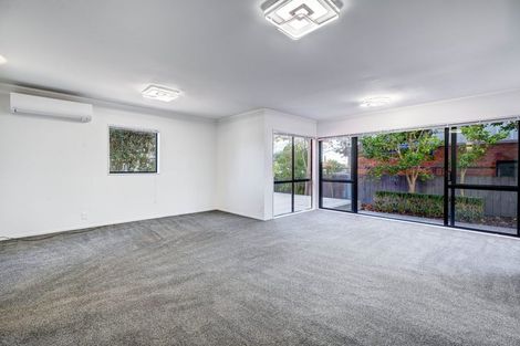 Photo of property in 2/24 Miro Street, New Lynn, Auckland, 0600