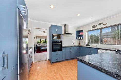 Photo of property in 156 Evans Road, Papamoa Beach, Papamoa, 3118
