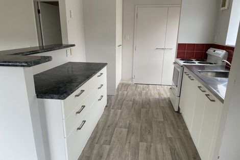 Photo of property in 2/101 Lynn Road, Bayview, Auckland, 0629