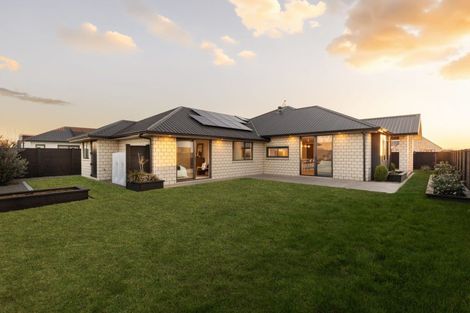 Photo of property in 32 Hugo Shaw Drive, Cambridge, 3434