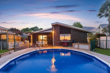 Photo of property in 8 Hamish Place, Sunnyhills, Auckland, 2010