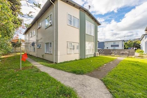Photo of property in 2/253 Waterloo Road, Hutt Central, Lower Hutt, 5011