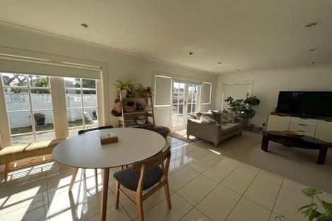Photo of property in 281 Muritai Road, Eastbourne, Lower Hutt, 5013