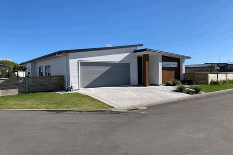 Photo of property in 3 Snappers Lane, Foxton Beach, Foxton, 4815