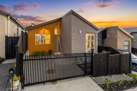 Photo of property in 37 Puwha Street, Massey, Auckland, 0614