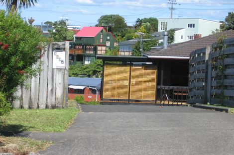 Photo of property in 1/153 Oaktree Avenue, Browns Bay, Auckland, 0630