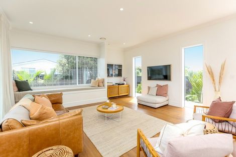 Photo of property in 161 Lemon Street, Strandon, New Plymouth, 4312