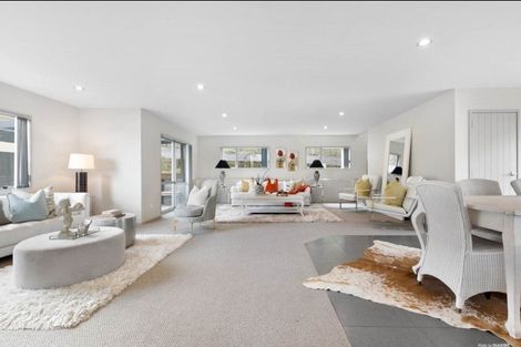 Photo of property in 31 Lucca Crescent, Flat Bush, Auckland, 2019