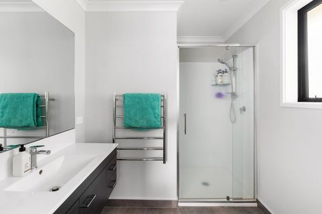 Photo of property in 17 Lakeside Terrace, Omokoroa, 3114