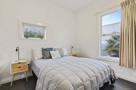 Photo of property in 210 Courtenay Street, New Plymouth, 4312