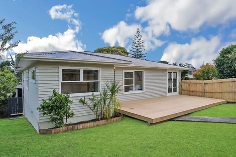 Photo of property in 97 Barrys Road, Glendene, Auckland, 0602
