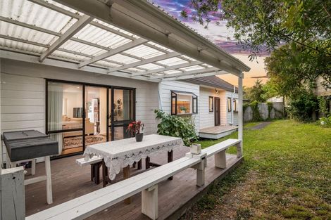 Photo of property in 88b West Harbour Drive, West Harbour, Auckland, 0618