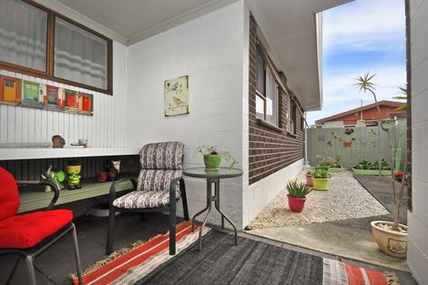 Photo of property in 10 Faith Bullock Place, New Lynn, Auckland, 0600