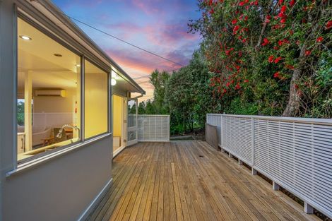 Photo of property in 1/120 Verran Road, Birkdale, Auckland, 0626
