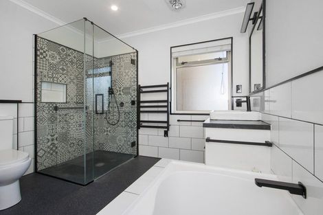 Photo of property in 10 Highfields Drive, Katikati, 3129