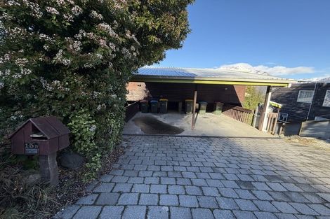 Photo of property in 15b Cameron Place, Fernhill, Queenstown, 9300