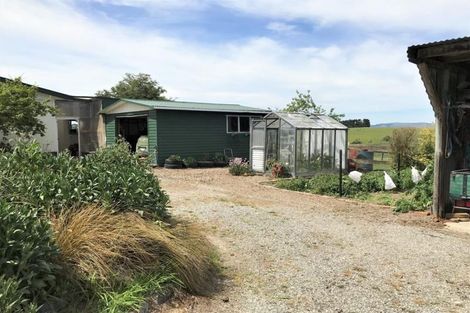 Photo of property in 86 Totara Island Road, Clifton, Balclutha, 9273