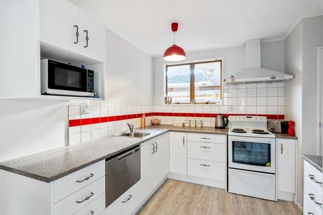 Photo of property in 41a-b Andrew Street, Waikanae, 5036