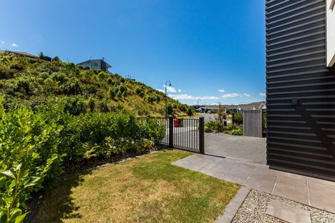 Photo of property in 41b Queen Charlotte Drive, Aotea, Porirua, 5024