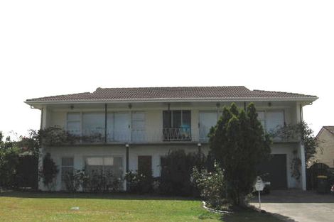 Photo of property in 14 Tanoa Place, Glendene, Auckland, 0602