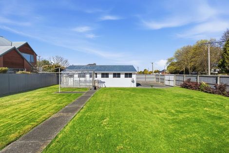 Photo of property in 33 Staveley Street, Avonhead, Christchurch, 8042