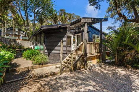 Photo of property in 80 Motutara Road, Muriwai, Waimauku, 0881