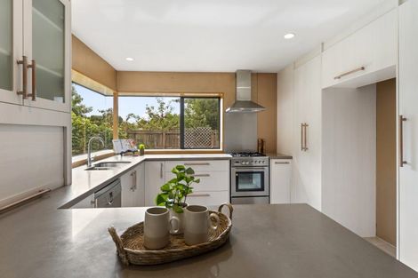 Photo of property in 27 Thornwood Place, Redwood, Christchurch, 8051