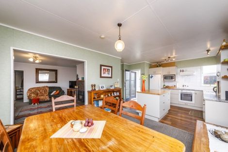 Photo of property in 3 Abraham Crescent, Milson, Palmerston North, 4414