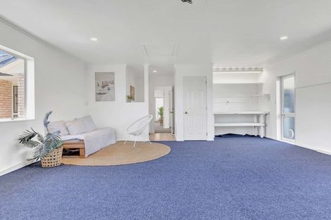 Photo of property in 52 Lysaght Place, Welcome Bay, Tauranga, 3112