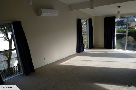 Photo of property in 84 Taylor Terrace, Tawa, Wellington, 5028