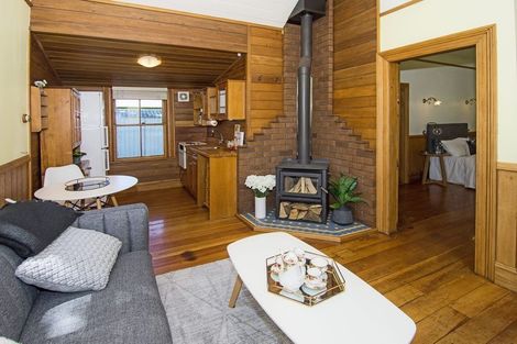 Photo of property in 16 Hilton Road, Carterton, 5713