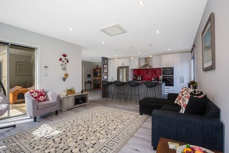 Photo of property in 98 Aotea Drive, Aotea, Porirua, 5024