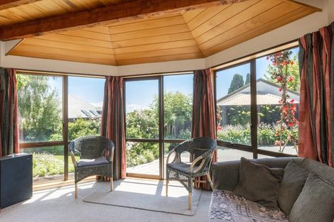 Photo of property in 12 Busby Hill, Havelock North, 4130